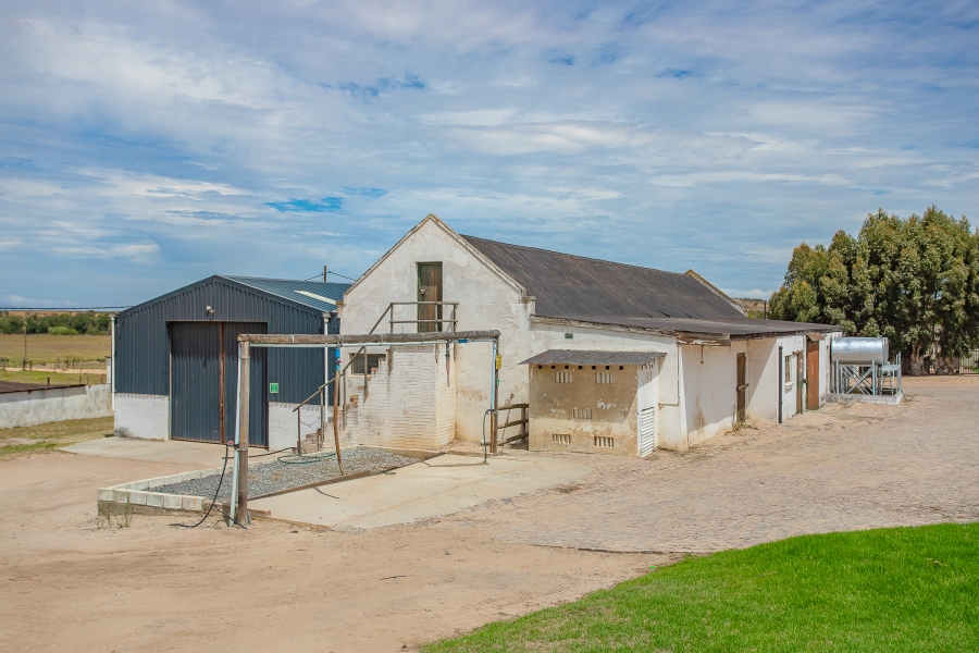 6 Bedroom Property for Sale in Lyndoch Western Cape